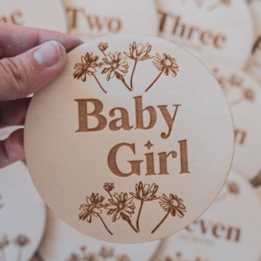 Daisy baby milestone cards (Baby Girl)